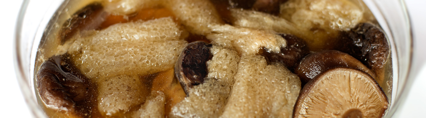 เห็ดหอมตุ๋นเยื่อไผ่